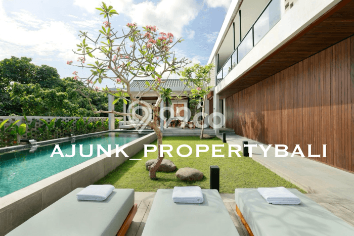 DIJUAL! Vila di , Luas 1090m2m², Lokasi Strategis DIJUAL! Vila di , Luas 1090m2m², Lokasi Strategis