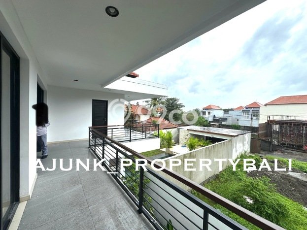 Hunian Mewah LB 400m2 Siap Pakai Desain Elegan di Sanur, Denpasar Hunian Mewah LB 400m2 Siap Pakai Desain Elegan di Sanur, Denpasar