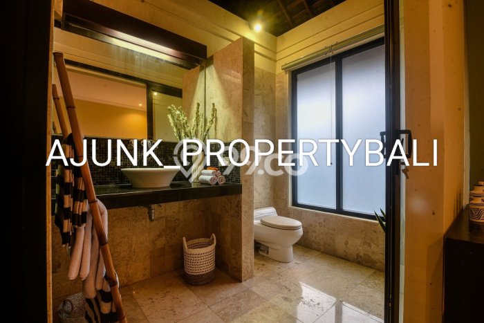 Bisnis Potensial! Vila Kawasan , Area 300m2m², Posisi Premium Bisnis Potensial! Vila Kawasan , Area 300m2m², Posisi Premium