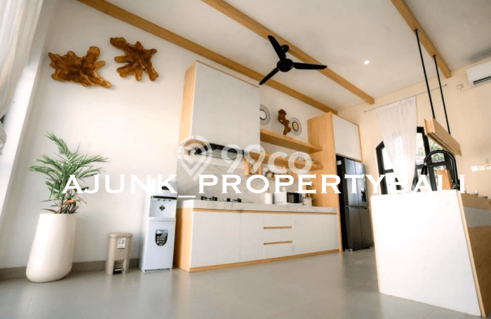 Vila di , Luas 300m2m², Lokasi Strategis Vila di , Luas 300m2m², Lokasi Strategis