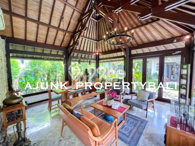 Vila Kawasan , Ukuran 860m2m², Ideal untuk hunian keluarga Vila Kawasan , Ukuran 860m2m², Ideal untuk hunian keluarga