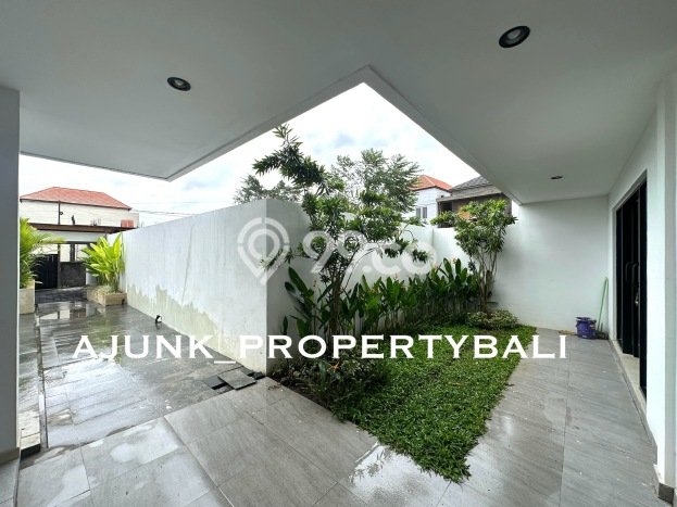 Hunian Mewah LB 400m2 Siap Pakai Desain Elegan di Sanur, Denpasar Hunian Mewah LB 400m2 Siap Pakai Desain Elegan di Sanur, Denpasar