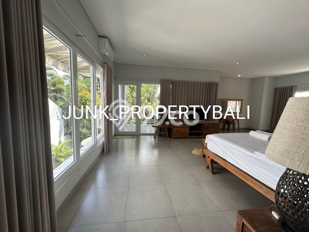 Jual Rumah Mewah Elegan Dengan View Cantik di Umalas, Badung Jual Rumah Mewah Elegan Dengan View Cantik di Umalas, Badung