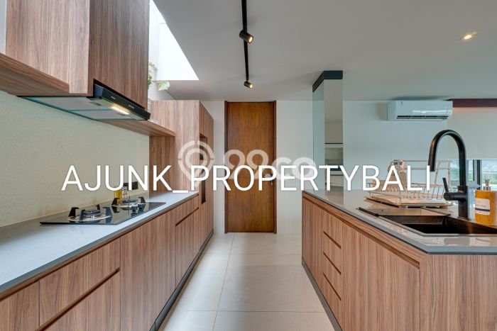 For Sale! Premium House LT 343m2 Desain Modern di Canggu For Sale! Premium House LT 343m2 Desain Modern di Canggu