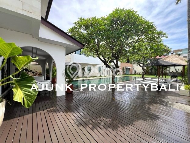 Hunian Elit LB 940m2 Siap Huni Desain Elegan di Seminyak, Badung Hunian Elit LB 940m2 Siap Huni Desain Elegan di Seminyak, Badung