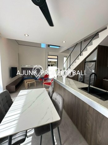 For Sale! Premium House LT 136m2 Desain Elegan di Kerobokan For Sale! Premium House LT 136m2 Desain Elegan di Kerobokan
