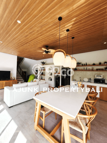 Dijual Vila Kawasan , Ukuran 300m2m², Akses mudah fasilitas Dijual Vila Kawasan , Ukuran 300m2m², Akses mudah fasilitas
