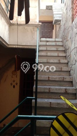 Rumah Siap Disurvey di Semolowaru, Surabaya, LT 180m2m² Bangunan 180m2m² Rumah Siap Disurvey di Semolowaru, Surabaya, LT 180m2m² Bangunan 180m2m²