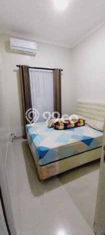 Dijual Rumah 4 Kamar Lokasi Ideal Nyaman dan Strategis di Rungkut Dijual Rumah 4 Kamar Lokasi Ideal Nyaman dan Strategis di Rungkut