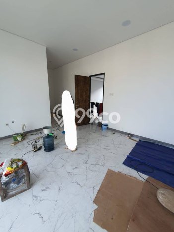 Rumah Mewah LB 322m2 Siap Huni Desain Elegan di Sutorejo, Surabaya Rumah Mewah LB 322m2 Siap Huni Desain Elegan di Sutorejo, Surabaya