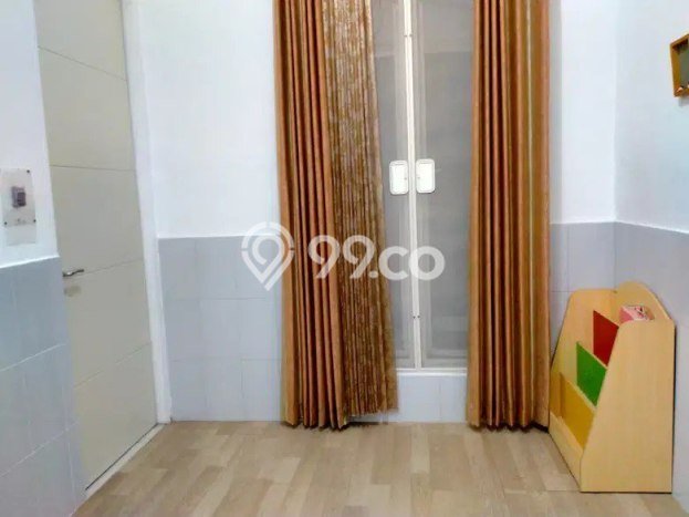 Jual Rumah Bagus Siap Huni LB 200m2 di Rungkut, Surabaya Jual Rumah Bagus Siap Huni LB 200m2 di Rungkut, Surabaya