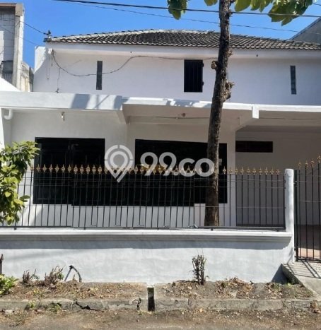 Dijual Cepat Rumah Favorit Siap Huni LB 200m2 di Wiyung, Surabaya Dijual Cepat Rumah Favorit Siap Huni LB 200m2 di Wiyung, Surabaya