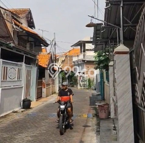 Rumah Modern Cantik 3 KT Bisa Langsung Pindah di Kenjeran Rumah Modern Cantik 3 KT Bisa Langsung Pindah di Kenjeran