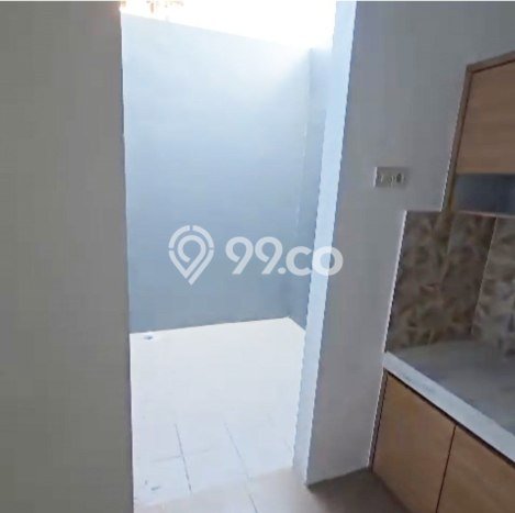 Rumah Strategis di Rungkut, Dekat Rungkut, Surabaya, Surabaya - 3 KT Rumah Strategis di Rungkut, Dekat Rungkut, Surabaya, Surabaya - 3 KT