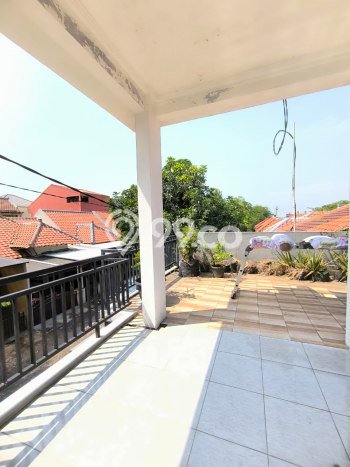 Rumah Modern Cantik 4 Kamar Bisa Langsung Pindah di Gedangan Rumah Modern Cantik 4 Kamar Bisa Langsung Pindah di Gedangan