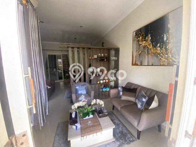 Hunian Cantik Modern Lb 170m2 di Rungkut, Surabaya Hunian Cantik Modern Lb 170m2 di Rungkut, Surabaya