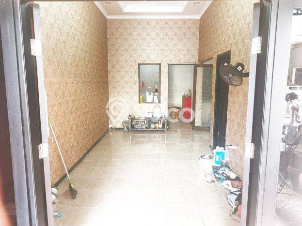 Jual Rumah Bagus Siap Huni LB 150m2 di Jambangan, Surabaya Jual Rumah Bagus Siap Huni LB 150m2 di Jambangan, Surabaya