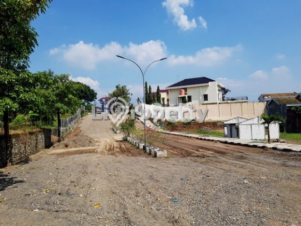 Tanah Dijual di Semarang Seluas 2100m2 Strategis Tanah Dijual di Semarang Seluas 2100m2 Strategis