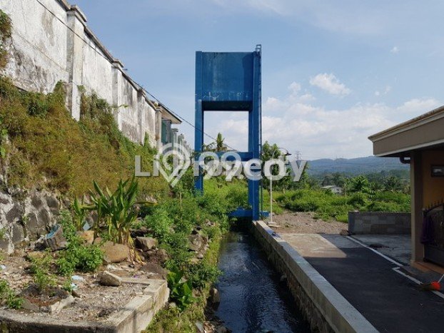 For Sale! Premium House LT 1995m2 Desain Elegan di Ungaran For Sale! Premium House LT 1995m2 Desain Elegan di Ungaran
