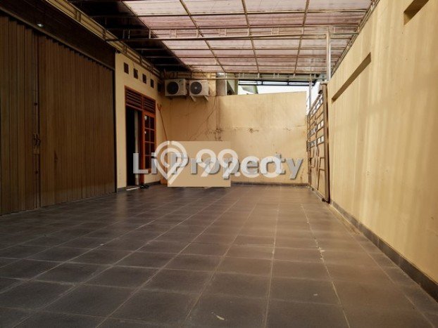 Dijual Rumah Mewah Elegan Dengan View Eksklusif di Tanah Mas, Semarang Dijual Rumah Mewah Elegan Dengan View Eksklusif di Tanah Mas, Semarang