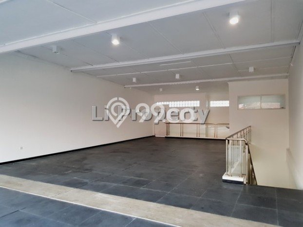 Unit Ruko Disewa Lokasi Gajah Mungkur, Semarang Spesifikasi Luas Bangunan 365m2 Unit Ruko Disewa Lokasi Gajah Mungkur, Semarang Spesifikasi Luas Bangunan 365m2