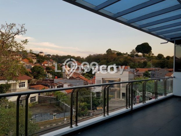Unit Ruko Disewa Lokasi Gajah Mungkur, Semarang Spesifikasi Luas Bangunan 365m2 Unit Ruko Disewa Lokasi Gajah Mungkur, Semarang Spesifikasi Luas Bangunan 365m2