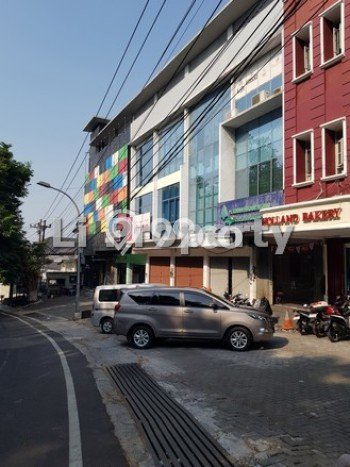 Unit Ruko Disewa Lokasi Candisari, Semarang Spesifikasi Luas Bangunan 202m2 Unit Ruko Disewa Lokasi Candisari, Semarang Spesifikasi Luas Bangunan 202m2