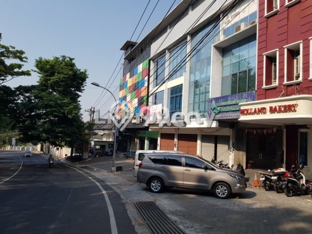Unit Ruko Disewa Lokasi Candisari, Semarang Spesifikasi Luas Bangunan 202m2 Unit Ruko Disewa Lokasi Candisari, Semarang Spesifikasi Luas Bangunan 202m2