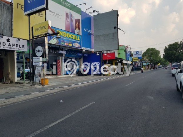 Ruko Premium di Ungaran, Luas 90m2m², Lokasi Jalan Utama Ruko Premium di Ungaran, Luas 90m2m², Lokasi Jalan Utama