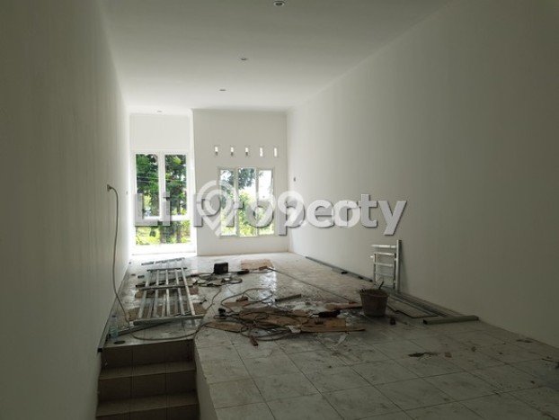 Untuk Dijual! Ruko di Ungaran Semarang LT 88m2 / LB 100m2 Kawasan Bisnis Untuk Dijual! Ruko di Ungaran Semarang LT 88m2 / LB 100m2 Kawasan Bisnis
