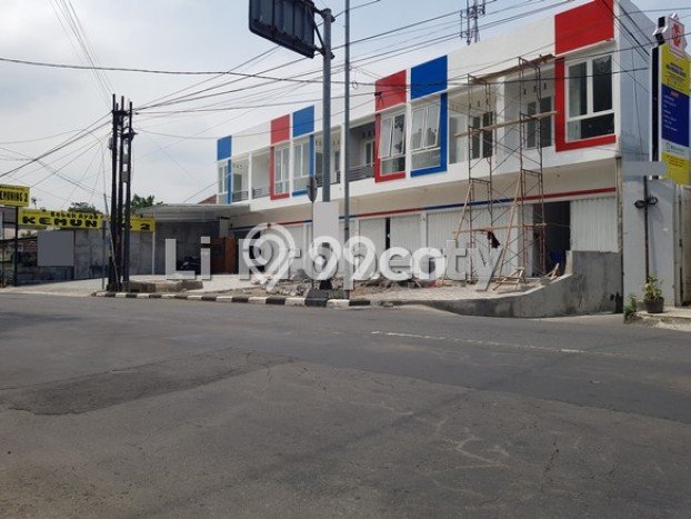 Untuk Dijual! Ruko di Ungaran Semarang LT 88m2 / LB 100m2 Kawasan Bisnis Untuk Dijual! Ruko di Ungaran Semarang LT 88m2 / LB 100m2 Kawasan Bisnis