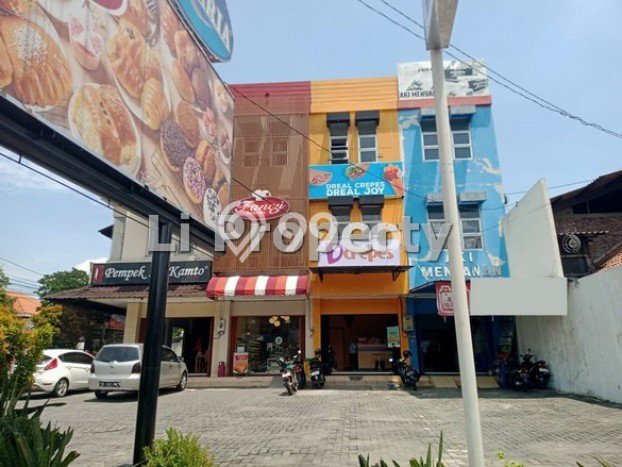 Unit Ruko Dijual di Semarang LT 125m2 & LB 188m2 Unit Ruko Dijual di Semarang LT 125m2 & LB 188m2