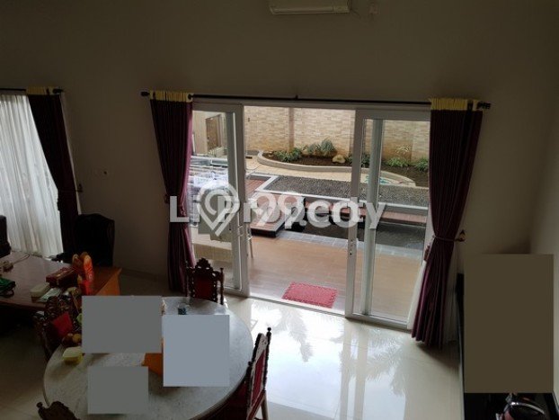 Jual Rumah Mewah Elegan Dengan View Cantik di Graha Padma, Semarang Jual Rumah Mewah Elegan Dengan View Cantik di Graha Padma, Semarang
