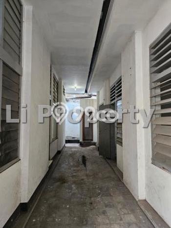 Lokasi terbaik! Rumah siap pakai dikontrakkan di Semarang Barat LB 500m2 Lokasi terbaik! Rumah siap pakai dikontrakkan di Semarang Barat LB 500m2