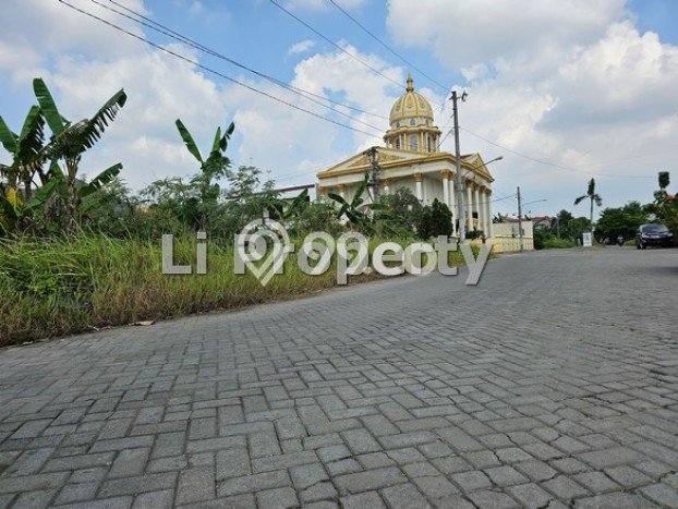 Tanah Dijual Lokasi Pedurungan, Semarang dengan Luas Tanah 418m2 dan Status - Tanah Dijual Lokasi Pedurungan, Semarang dengan Luas Tanah 418m2 dan Status -