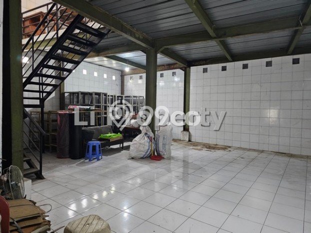 Disewakan Ruko di Semarang Selatan Semarang LT 540m2, LB 600m2 Disewakan Ruko di Semarang Selatan Semarang LT 540m2, LB 600m2