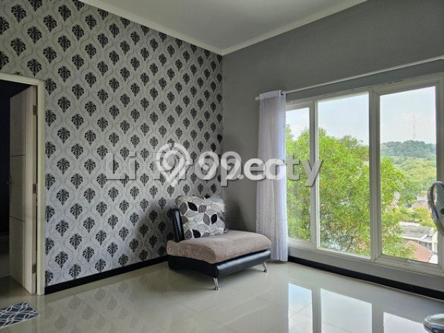 PENAWARAN EKSKLUSIF! Rumah kawasan Jangli, 2 KT, Lingkungan Elite, LT 120m² Bangunan 150m² PENAWARAN EKSKLUSIF! Rumah kawasan Jangli, 2 KT, Lingkungan Elite, LT 120m² Bangunan 150m²