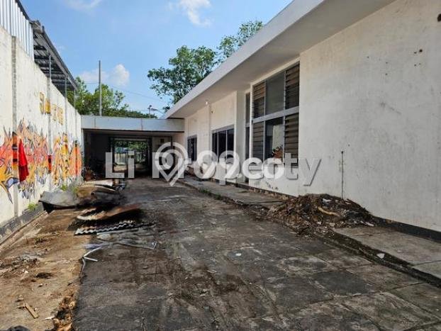 Lokasi terbaik! Rumah siap pakai dikontrakkan di Semarang Barat LB 500m2 Lokasi terbaik! Rumah siap pakai dikontrakkan di Semarang Barat LB 500m2
