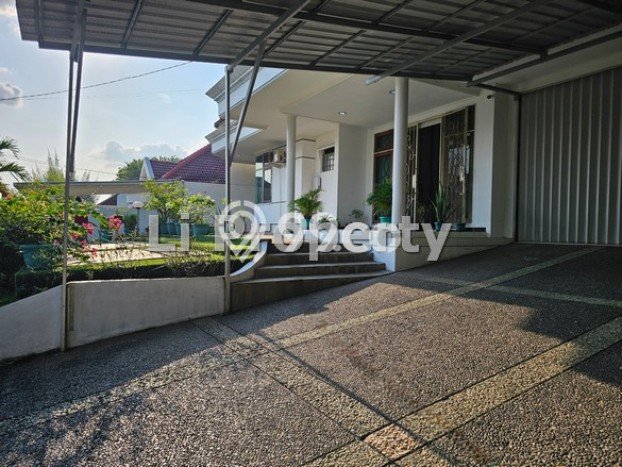 Disewakan! Rumah 3 Kamar Tidur &
2 Kamar Mandi di papandayan, Semarang Disewakan! Rumah 3 Kamar Tidur &
2 Kamar Mandi di papandayan, Semarang