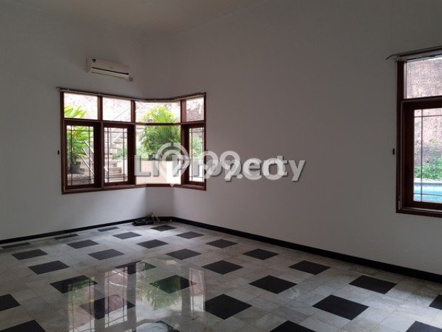 Rumah Cantik Siap Pakai Di Candisari Luas 500m2 Aman Rumah Cantik Siap Pakai Di Candisari Luas 500m2 Aman