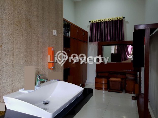Jual Rumah Mewah Elegan Dengan View Cantik di Graha Padma, Semarang Jual Rumah Mewah Elegan Dengan View Cantik di Graha Padma, Semarang