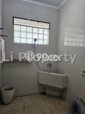 Disewakan! Rumah 3 Kamar Tidur &
2 Kamar Mandi di papandayan, Semarang Disewakan! Rumah 3 Kamar Tidur &
2 Kamar Mandi di papandayan, Semarang