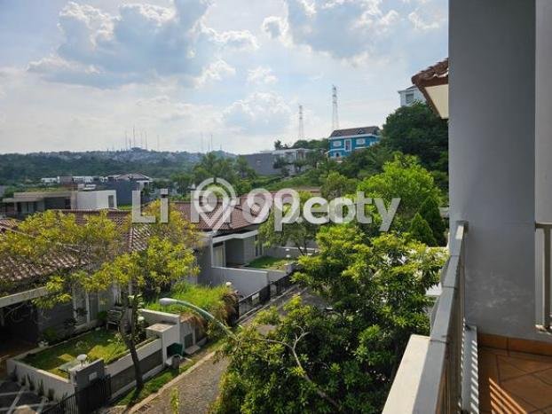 Rumah Luxury Modern Tanpa Renovasi di Jangli Semarang Rumah Luxury Modern Tanpa Renovasi di Jangli Semarang