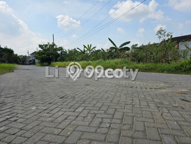 Tanah Dijual Lokasi Pedurungan, Semarang dengan Luas Tanah 418m2 dan Status - Tanah Dijual Lokasi Pedurungan, Semarang dengan Luas Tanah 418m2 dan Status -