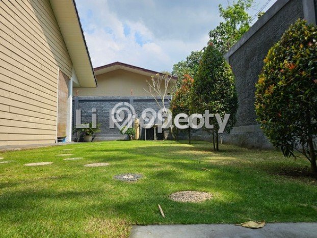 Ready to Use! Premium House LT 1439m2 Desain Modern di Salatiga Ready to Use! Premium House LT 1439m2 Desain Modern di Salatiga