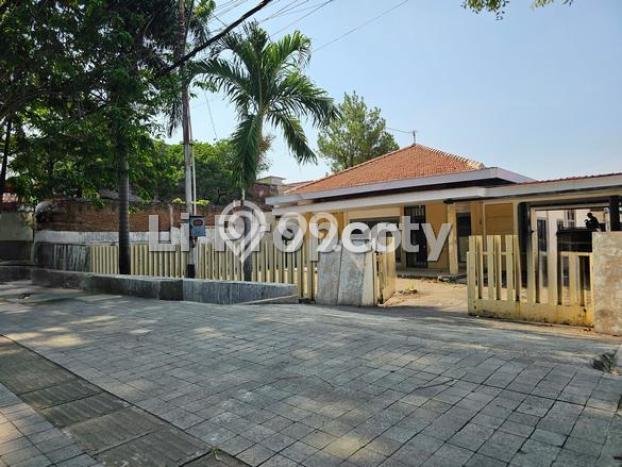 Lokasi terbaik! Rumah siap pakai dikontrakkan di Semarang Barat LB 500m2 Lokasi terbaik! Rumah siap pakai dikontrakkan di Semarang Barat LB 500m2