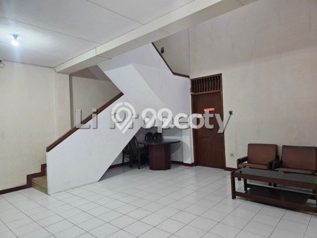 Rumah Cantik Siap Huni Di Semarang Tengah Luas 200m2 Lokasi Strategis Rumah Cantik Siap Huni Di Semarang Tengah Luas 200m2 Lokasi Strategis