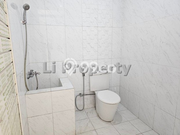 Ruko Bagus LT 111m2 LB 310m2 Dijual di Semarang Timur Semarang Ruko Bagus LT 111m2 LB 310m2 Dijual di Semarang Timur Semarang