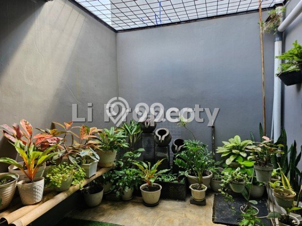 PENAWARAN EKSKLUSIF! Rumah kawasan Jangli, 2 KT, Lingkungan Elite, LT 120m² Bangunan 150m² PENAWARAN EKSKLUSIF! Rumah kawasan Jangli, 2 KT, Lingkungan Elite, LT 120m² Bangunan 150m²