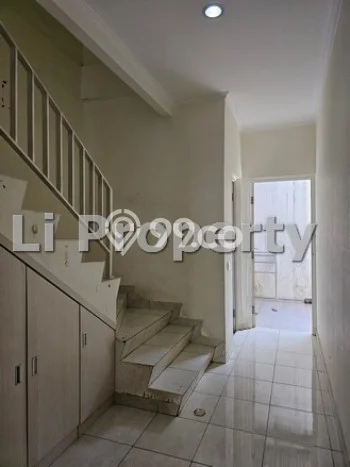 Ruko For Rent di Graha Padma, Luas 110m², Area Strategis Ruko For Rent di Graha Padma, Luas 110m², Area Strategis